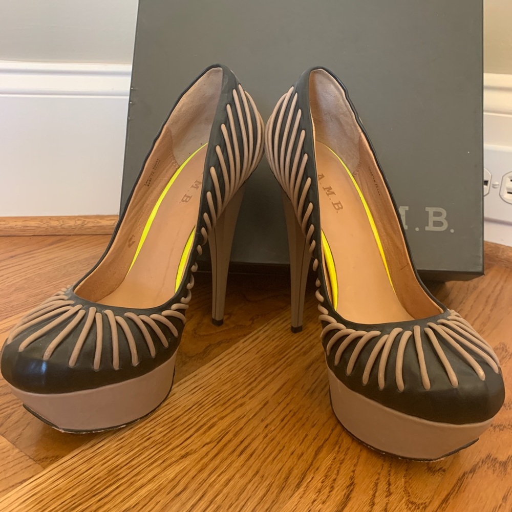 L.A.M.B Holiday Pump